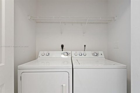 Condominio en venta en Miami, Florida, 2 dormitorios, 112.04 m2 № 1862044 - foto 14