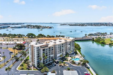 Copropriété à louer à South Pasadena, Floride: 2 chambres, 114.27 m2 № 2406950 - photo 9