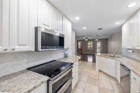 Townhouse in Sarasota, Florida 3 bedrooms, 153.47 sq.m. № 1876970 - photo 12