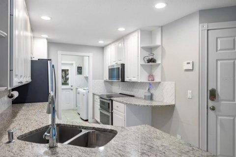 Townhouse in Sarasota, Florida 3 bedrooms, 153.47 sq.m. № 1876970 - photo 13