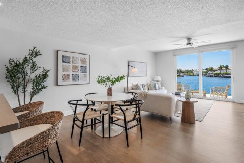 Touwnhouse à vendre à Boca Raton, Floride: 3 chambres, 129.88 m2 № 2192018 - photo 10