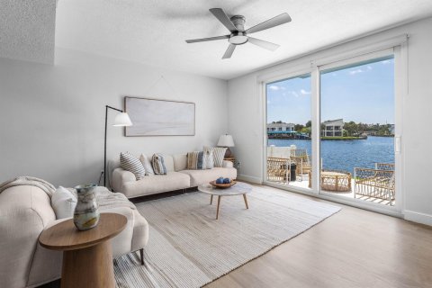 Touwnhouse à vendre à Boca Raton, Floride: 3 chambres, 129.88 m2 № 2192018 - photo 12
