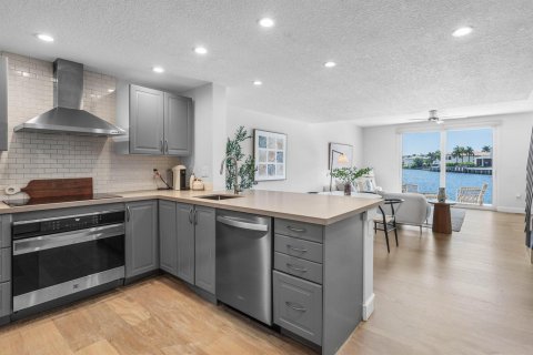 Touwnhouse à vendre à Boca Raton, Floride: 3 chambres, 129.88 m2 № 2192018 - photo 2