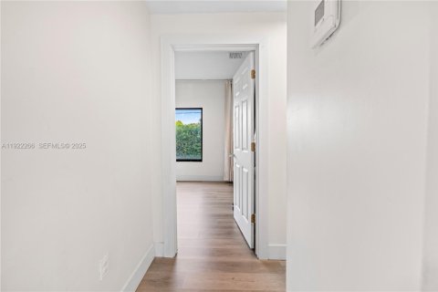 Купить виллу или дом в Майами, Флорида 2 спальни, 101.82м2, № 2019044 - фото 28