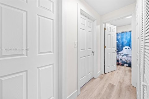 Купить виллу или дом в Майами, Флорида 2 спальни, 101.82м2, № 2019044 - фото 27