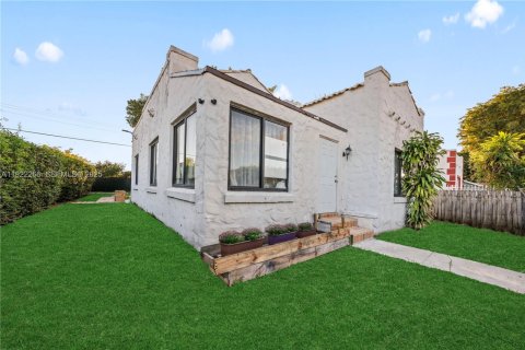 Купить виллу или дом в Майами, Флорида 2 спальни, 101.82м2, № 2019044 - фото 10