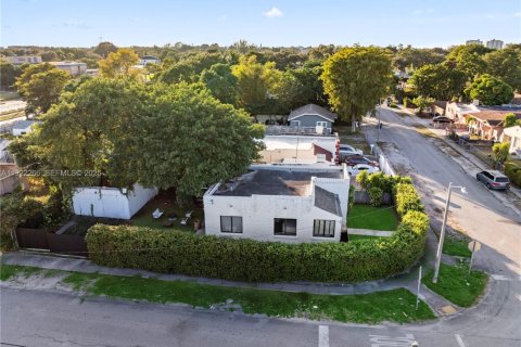 Купить виллу или дом в Майами, Флорида 2 спальни, 101.82м2, № 2019044 - фото 4