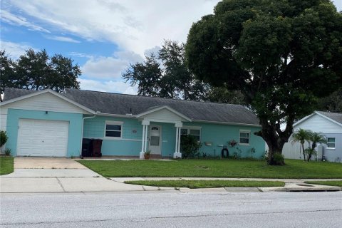 House in Orlando, Florida 3 bedrooms, 115.94 sq.m. № 1905422 - photo 1