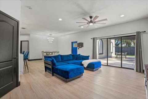 House in Sarasota, Florida 3 bedrooms, 181.72 sq.m. № 2099478 - photo 8