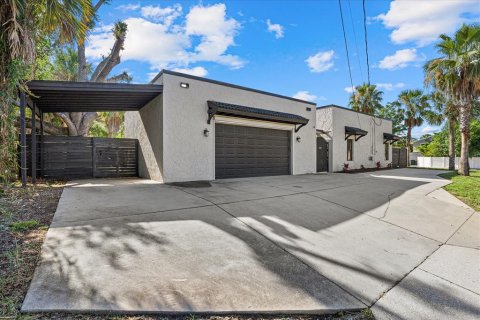 House in Sarasota, Florida 3 bedrooms, 181.72 sq.m. № 2099478 - photo 4