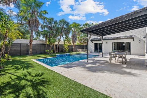 House in Sarasota, Florida 3 bedrooms, 181.72 sq.m. № 2099478 - photo 3