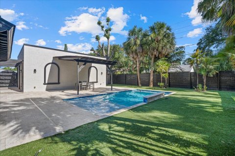 House in Sarasota, Florida 3 bedrooms, 181.72 sq.m. № 2099478 - photo 28