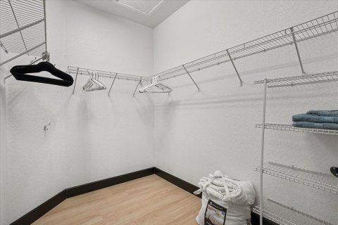 House in Sarasota, Florida 3 bedrooms, 181.72 sq.m. № 2099478 - photo 25