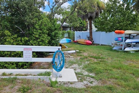 Condominio en venta en Palm Harbor, Florida, 2 dormitorios, 83.61 m2 № 2167549 - foto 28