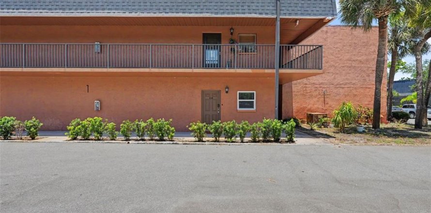 Condominio en Palm Harbor, Florida, 2 dormitorios № 2167549