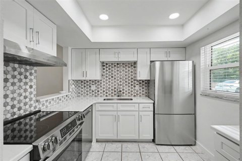 Condominio en venta en Palm Harbor, Florida, 2 dormitorios, 83.61 m2 № 2167549 - foto 3