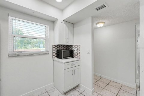 Condominio en venta en Palm Harbor, Florida, 2 dormitorios, 83.61 m2 № 2167549 - foto 4