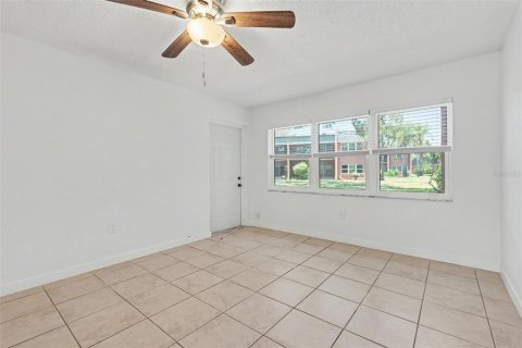 Condominio en venta en Palm Harbor, Florida, 2 dormitorios, 83.61 m2 № 2167549 - foto 12
