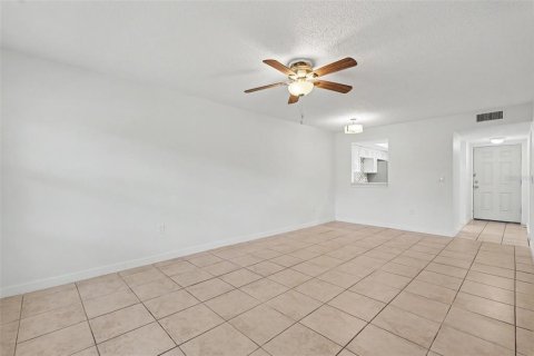 Condominio en venta en Palm Harbor, Florida, 2 dormitorios, 83.61 m2 № 2167549 - foto 9