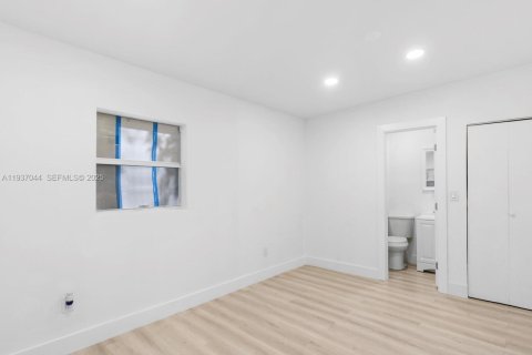 House in Miami, Florida 92.62 sq.m. № 1994898 - photo 4