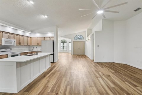 Купить виллу или дом в Спринг-Хилл, Флорида 5 комнат, 183.11м2, № 1903617 - фото 7