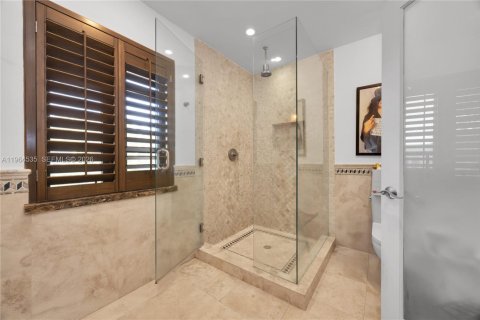 House in Miami, Florida 3 bedrooms, 270.62 sq.m. № 2030101 - photo 21