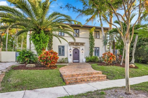 House in Miami, Florida 3 bedrooms, 270.62 sq.m. № 2030101