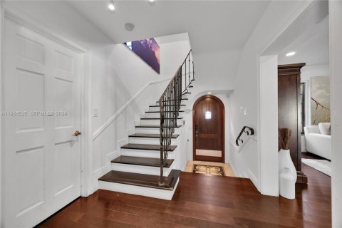 House in Miami, Florida 3 bedrooms, 270.62 sq.m. № 2030101 - photo 17