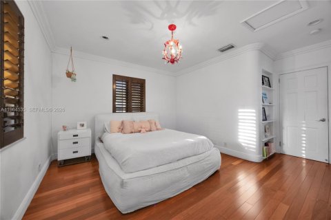 House in Miami, Florida 3 bedrooms, 270.62 sq.m. № 2030101 - photo 24