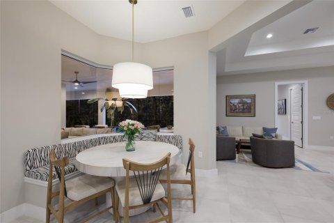 Villa ou maison à vendre à Sarasota, Floride: 4 chambres, 307.69 m2 № 2395669 - photo 19