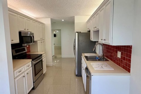 Copropriété à louer à Coconut Creek, Floride: 2 chambres, 102.75 m2 № 2431361 - photo 3
