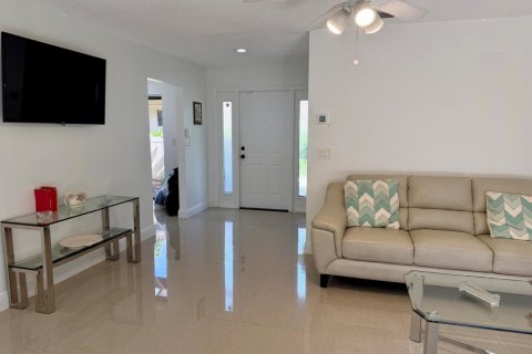 Copropriété à louer à Coconut Creek, Floride: 2 chambres, 102.75 m2 № 2431361 - photo 16