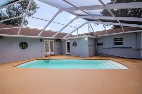 House in Tampa, Florida 4 bedrooms, 176.14 sq.m. № 1792353 - photo 25