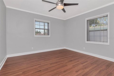 House in Tampa, Florida 4 bedrooms, 176.14 sq.m. № 1792353 - photo 20