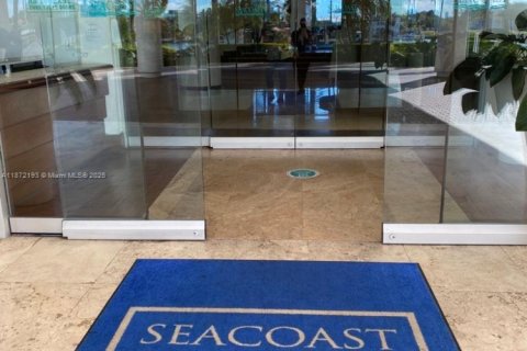 Снять в аренду кондоминиум в Майами-Бич, Флорида 2 спальни, 96.62м2, № 1923215 - фото 4