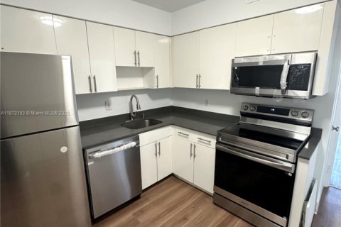 Снять в аренду кондоминиум в Майами-Бич, Флорида 2 спальни, 96.62м2, № 1923215 - фото 14