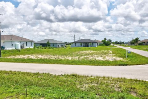 Land in Cape Coral, Florida № 1867396 - photo 17