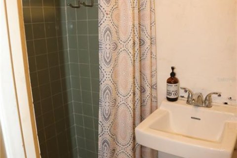 Commercial property in Tampa, Florida 6 bedrooms, 260.13 sq.m. № 2093786 - photo 13