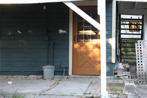 Commercial property in Tampa, Florida 6 bedrooms, 260.13 sq.m. № 2093786 - photo 2
