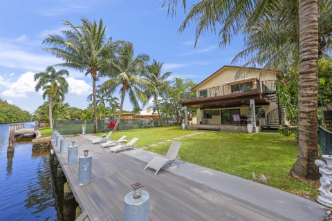 Casa en Fort Lauderdale, Florida 4 dormitorios, 278.71 m2 № 2328885