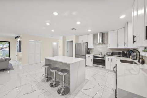 Villa ou maison à vendre à Fort Lauderdale, Floride: 4 chambres, 278.71 m2 № 2328885 - photo 19