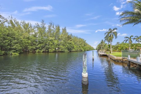 Villa ou maison à vendre à Fort Lauderdale, Floride: 4 chambres, 278.71 m2 № 2328885 - photo 29