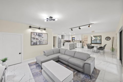 Villa ou maison à vendre à Fort Lauderdale, Floride: 4 chambres, 278.71 m2 № 2328885 - photo 11