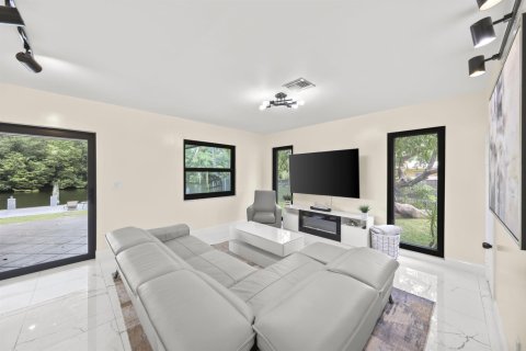 Villa ou maison à vendre à Fort Lauderdale, Floride: 4 chambres, 278.71 m2 № 2328885 - photo 13