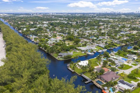 Villa ou maison à vendre à Fort Lauderdale, Floride: 4 chambres, 278.71 m2 № 2328885 - photo 2