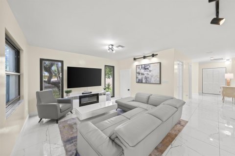 Villa ou maison à vendre à Fort Lauderdale, Floride: 4 chambres, 278.71 m2 № 2328885 - photo 14