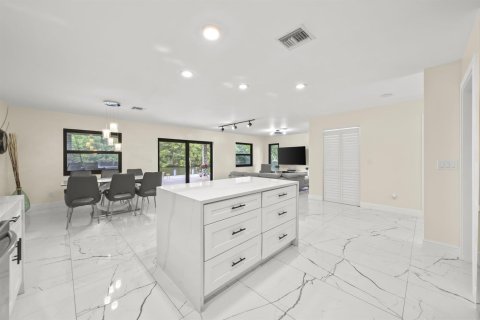 Villa ou maison à vendre à Fort Lauderdale, Floride: 4 chambres, 278.71 m2 № 2328885 - photo 21