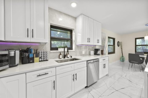 Villa ou maison à vendre à Fort Lauderdale, Floride: 4 chambres, 278.71 m2 № 2328885 - photo 22
