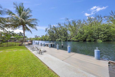 Villa ou maison à vendre à Fort Lauderdale, Floride: 4 chambres, 278.71 m2 № 2328885 - photo 5