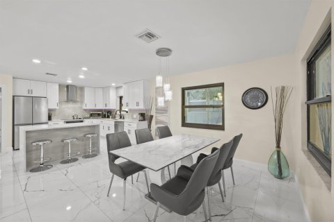 Villa ou maison à vendre à Fort Lauderdale, Floride: 4 chambres, 278.71 m2 № 2328885 - photo 15